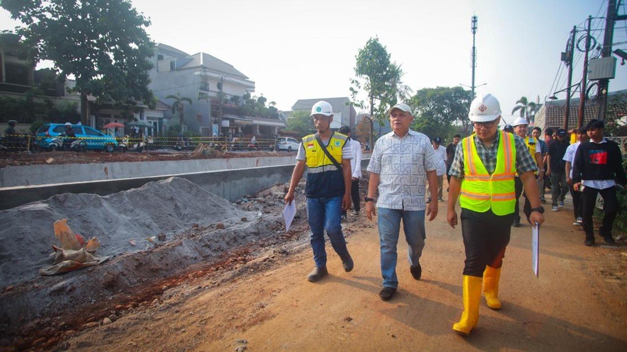 Tangsel Perkuat Pengendalian Banjir dengan Pembangunan Turap 204 Meter