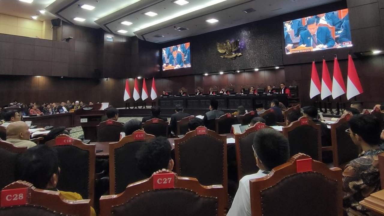 Tiga Hakim MK Ajukan Pertanyaan Kritis ke KPU dan Bawaslu soal Syarat Pendidikan Gibran