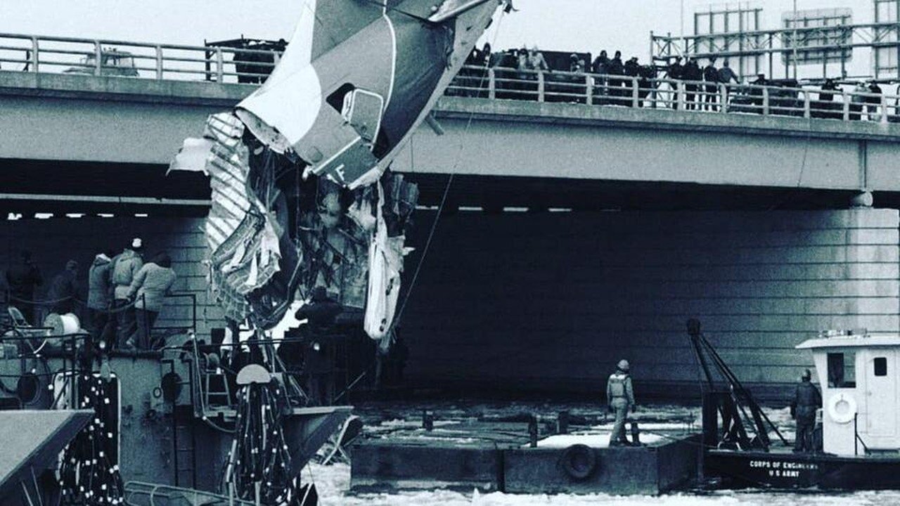 Tragedi Air Florida: Es di Sayap Sebabkan Boeing 737 Jatuh ke Sungai Potomac