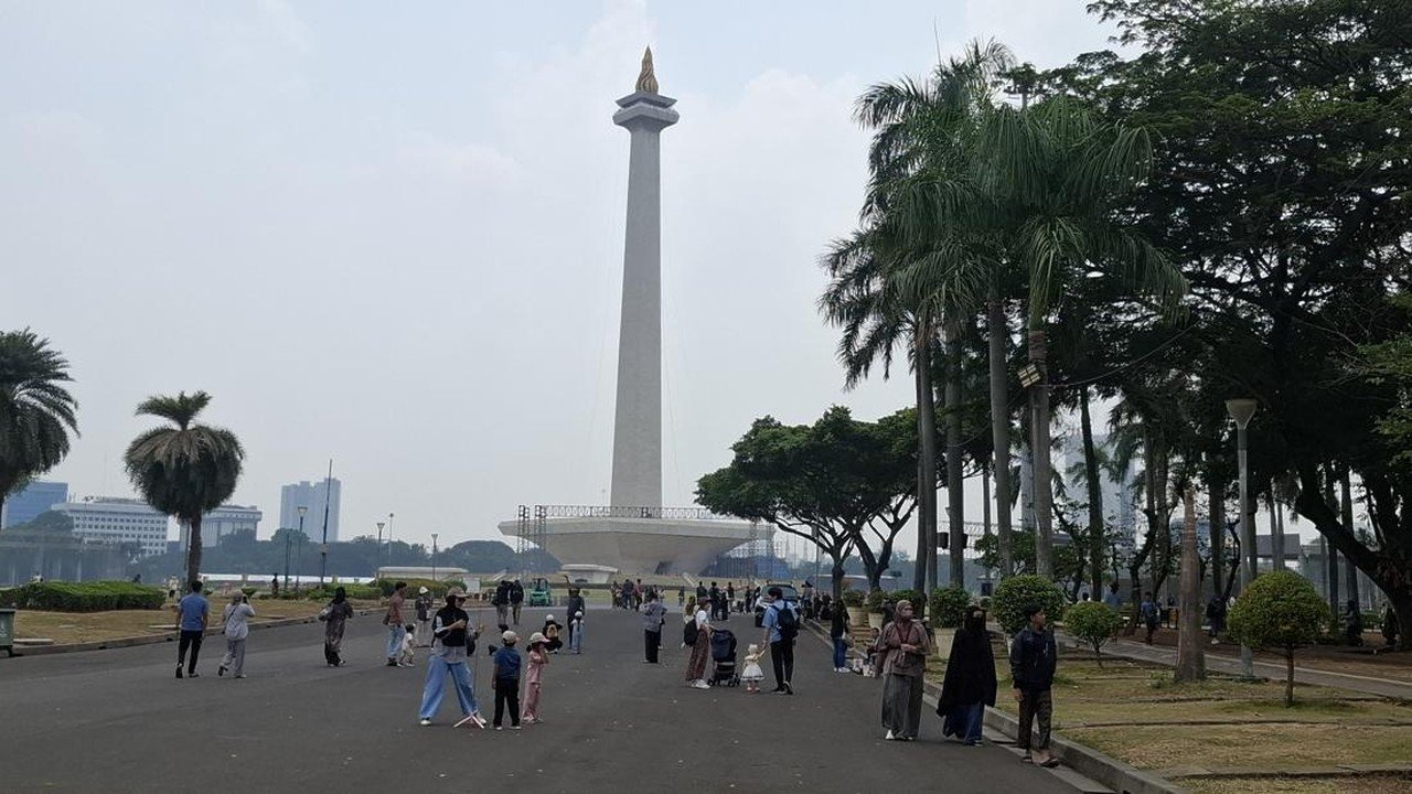 Warga Kecewa, Monas Ditutup Sementara untuk Perawatan