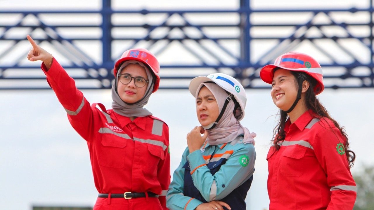 WIKA Borong Dua Penghargaan Internasional untuk Manajemen Pengetahuan dan Laporan Tahunan