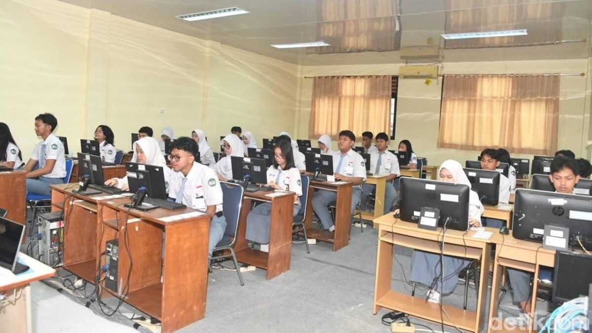 Pelanggaran Tes Kemampuan Akademik Meluas, Live TikTok hingga Bocornya Soal