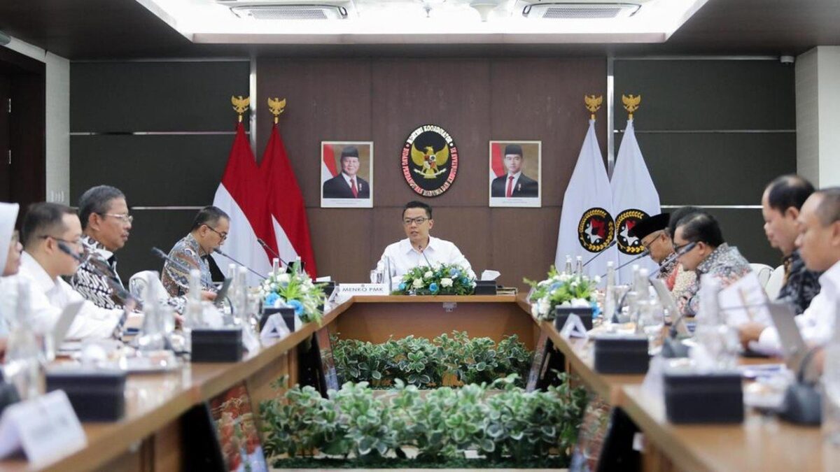 Pemerintah Matangkan Skema Pendidikan Gratis Hingga Jenjang Tinggi, UKT dan IPI Dihapus